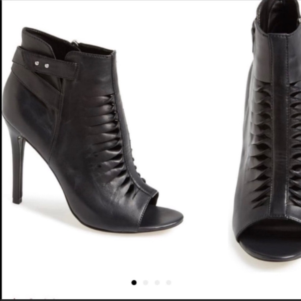 Trouve Hallie Ankle Booties Black Leather 9